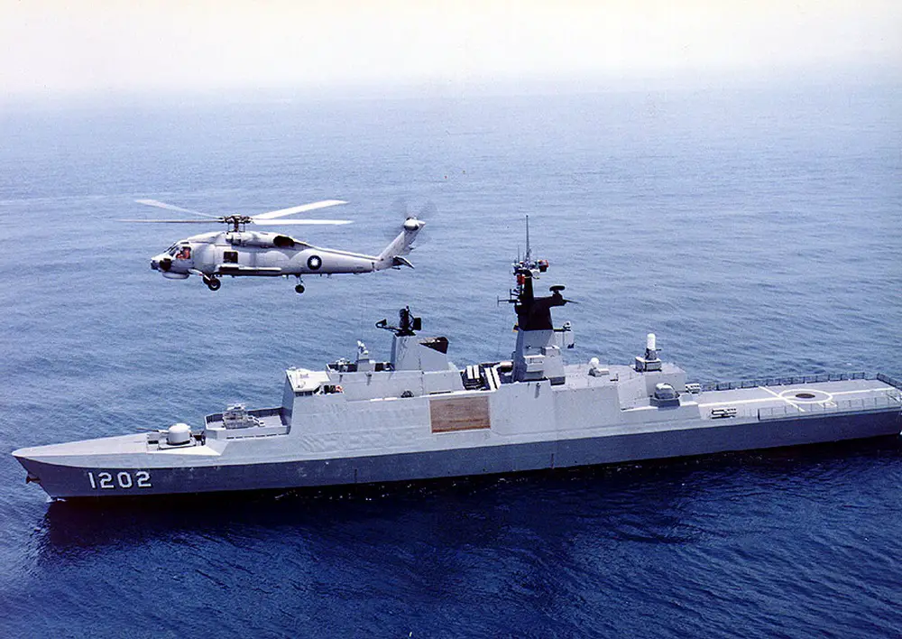 Taiwan Navy ROCS Kang Ding (PFG-1202)