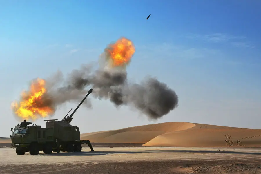 Nora B-52 155mm Howitzer System Firing Desert