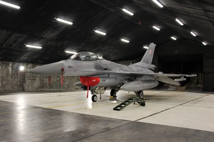 Polish Air Force F-16 Fighters Certified Ready for NATO Air Policing Over Iceland