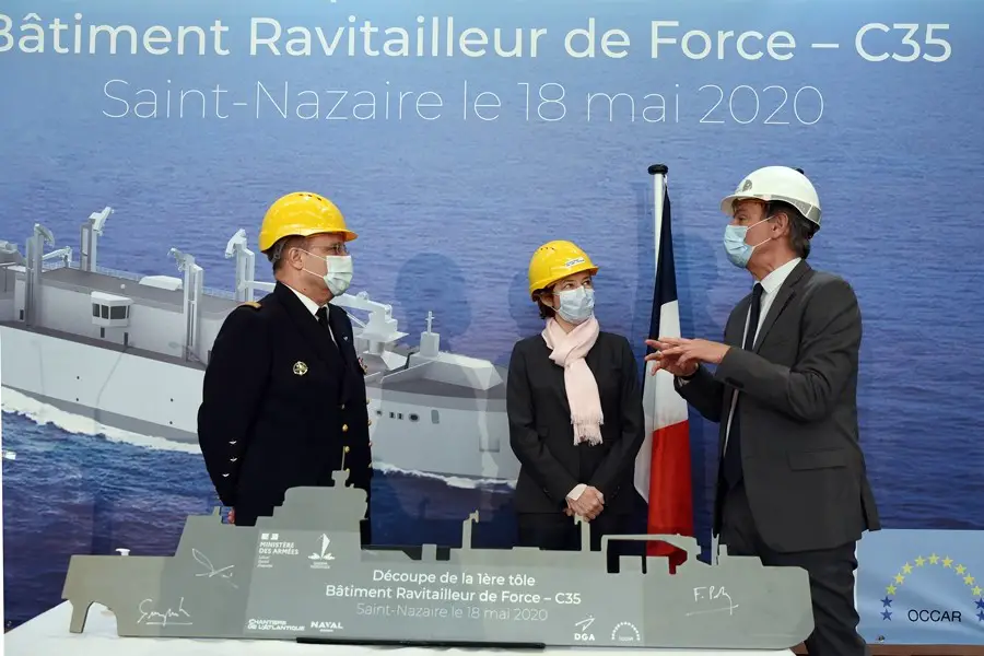From left to right: Adm. Christophe Prazuck (French Navy) – Mrs Florence Parly (French Armed Forces) – Mr. Laurent Castain (Chantiers de l’Atlantique) Chantiers de l'Atlantique