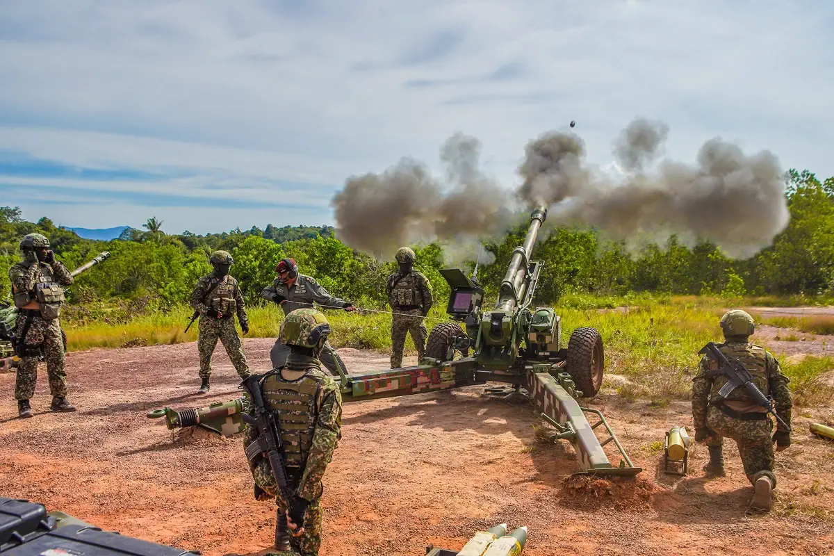 Malaysian Royal Artillery Regiment’s Nexter LG1 MKIII 105mm Howitzer Guns Declared Fully Operational