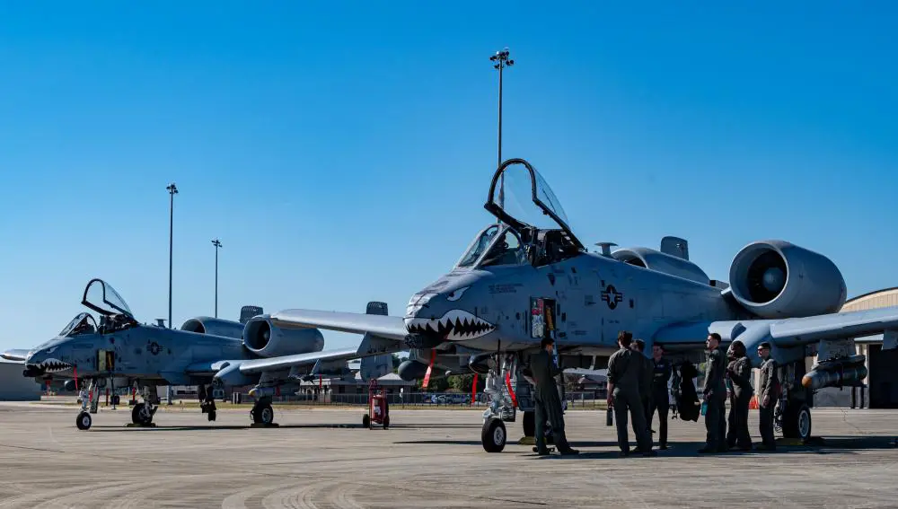 U.S. Air Force pilots tour an A-10 Thunderbolt II at Shaw Air Force Base, South Carolina, Nov. 2, 2021.