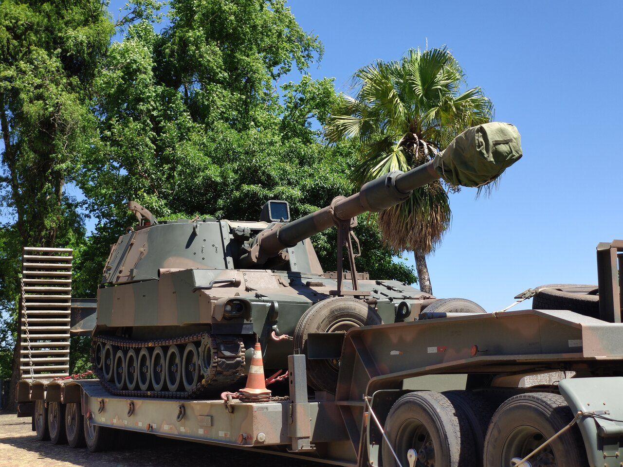 Brazilian Army Receives New Batch of M109A5+ BR 155mm Self-propelled Howitzers