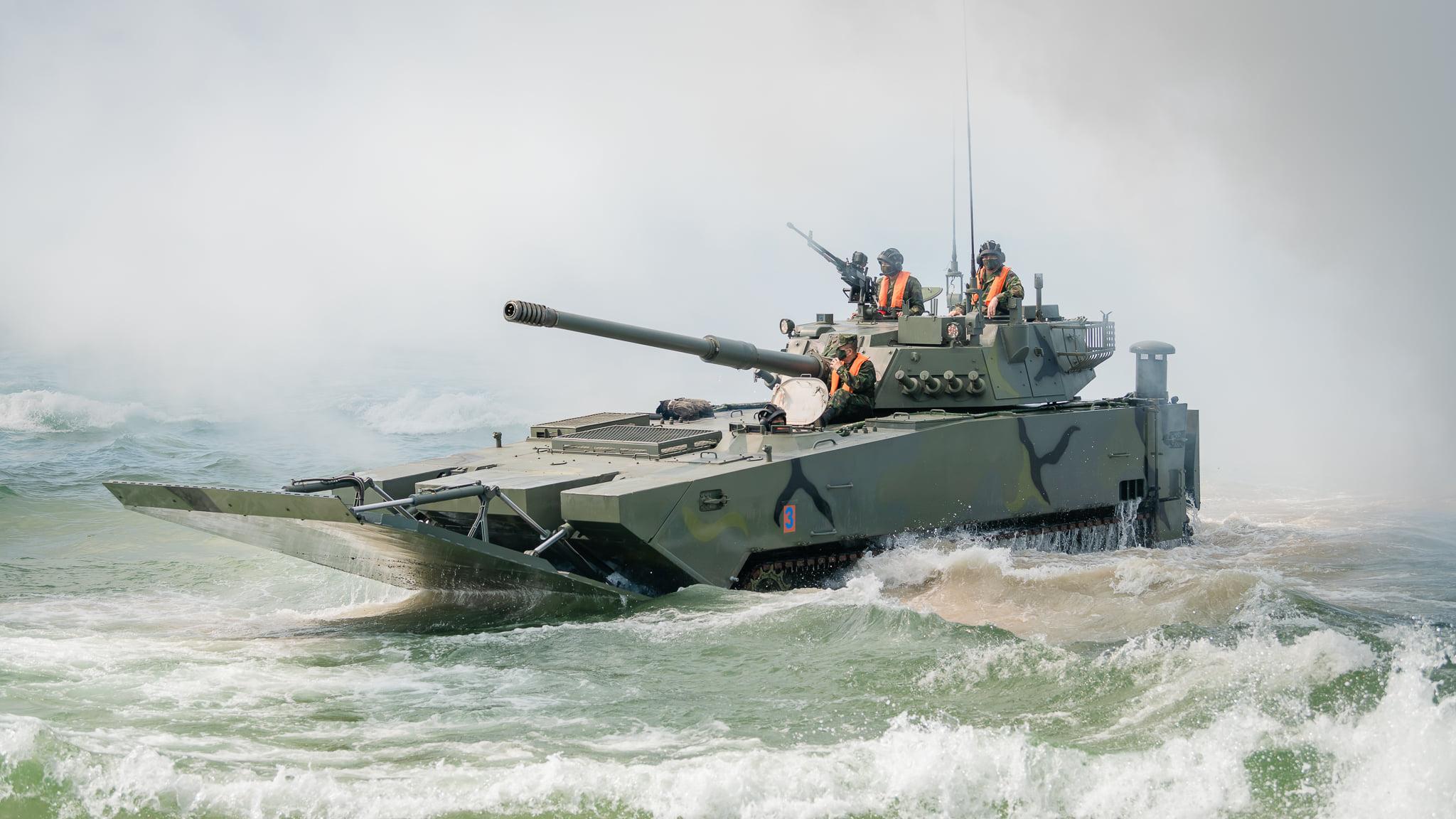 Royal Thai Marine Corps Demonstrates VN16 Light Amphibious Tank Capabilities