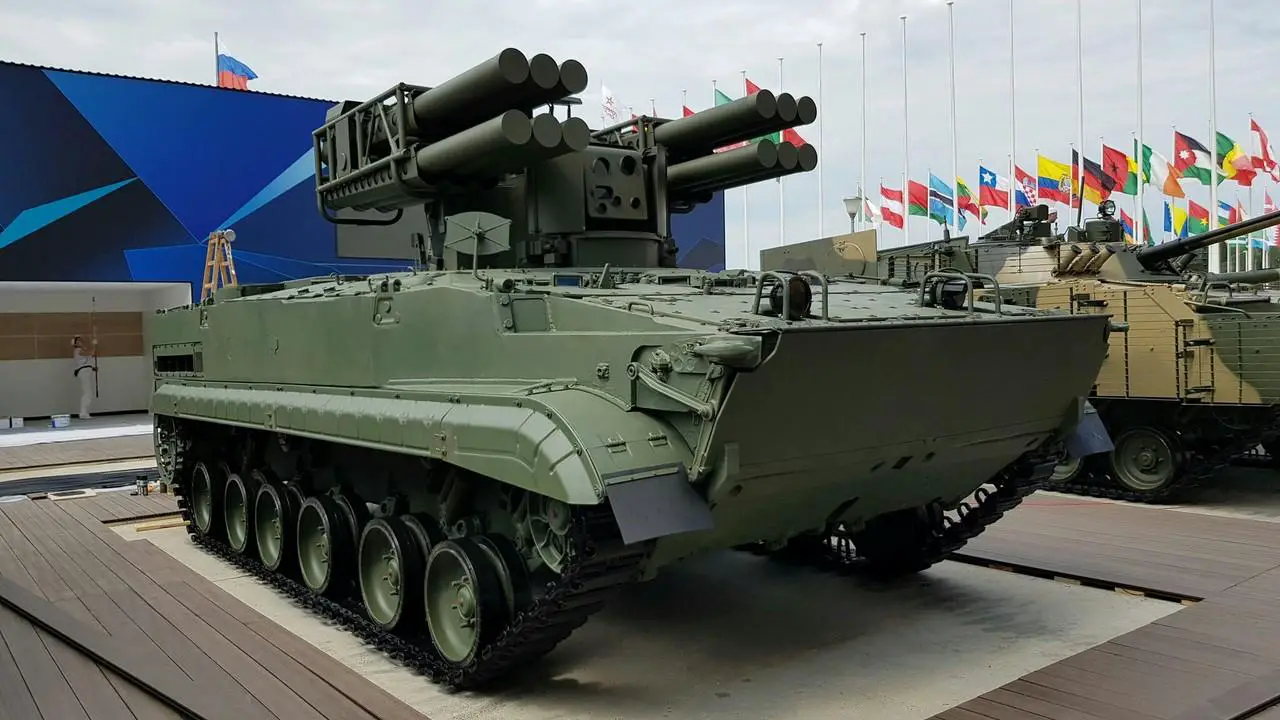 Sosna-R air defense missiles mounted on the chassis of a BMP-3.