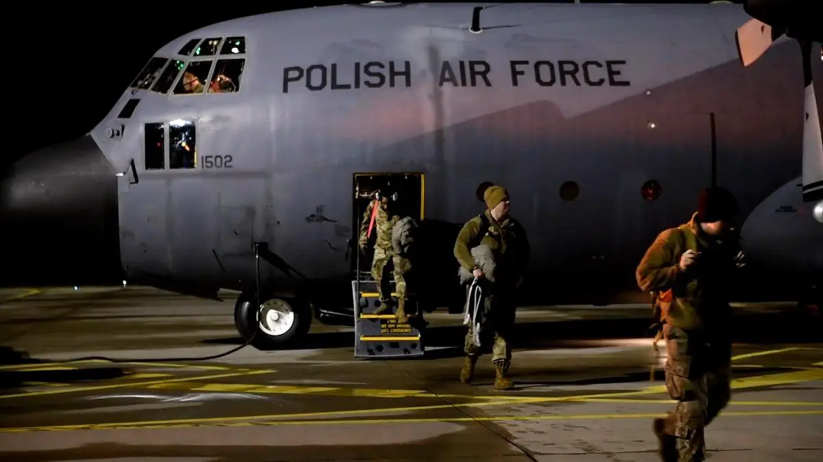 Polish Air Force C-130 moving US troops from the UK to Lithuania