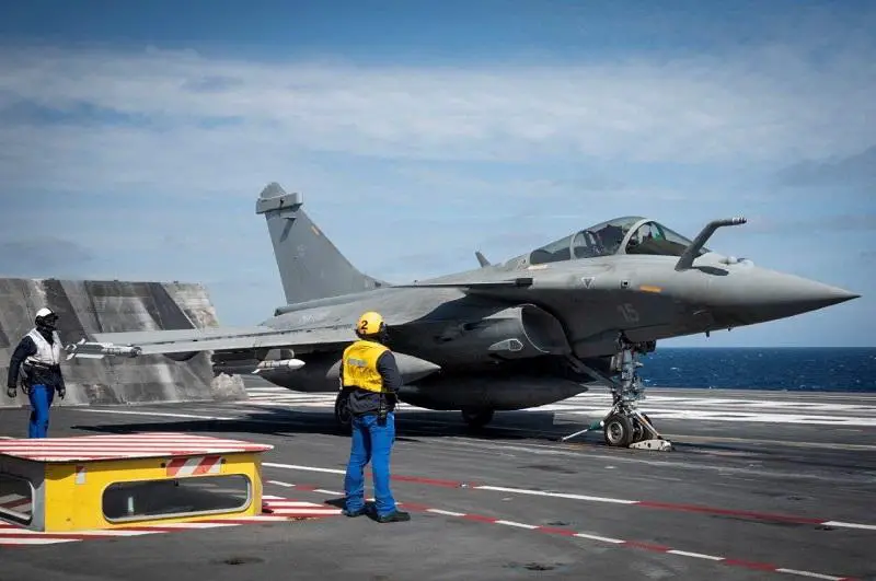 1st mission for the Rafale Marine and the  E2-C Hawkeye of the French Navy (Marine Natiionale) Carrier Strike Group (CSG). 