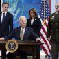 US President Orders Transfer of 100 Kamikaze Drone, 800 Stinger and 2000 Javelin to Ukraine