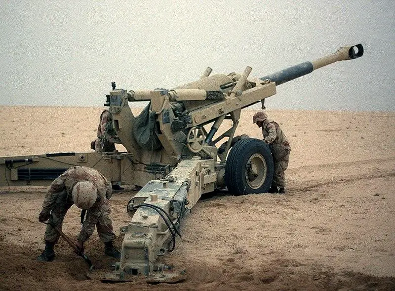 M198 155 mm medium-sized towed howitzer