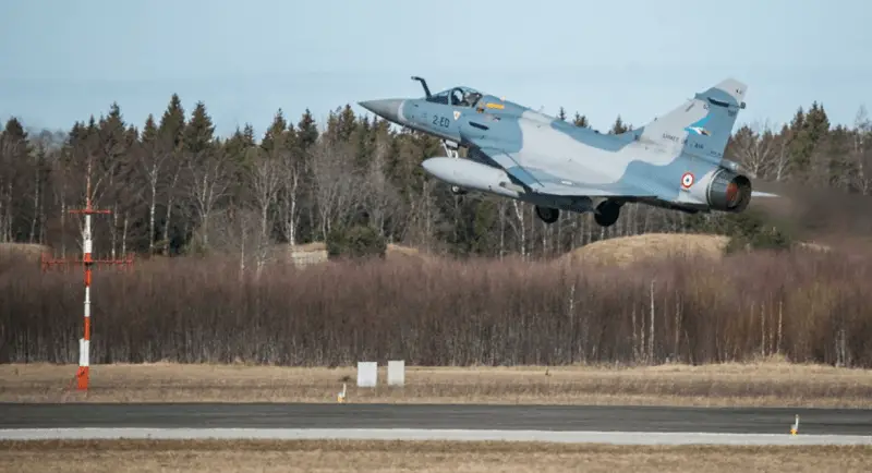 NATO Fighter Jets Scramble in Response to Russian Aircraft Over Baltic and Black Sea