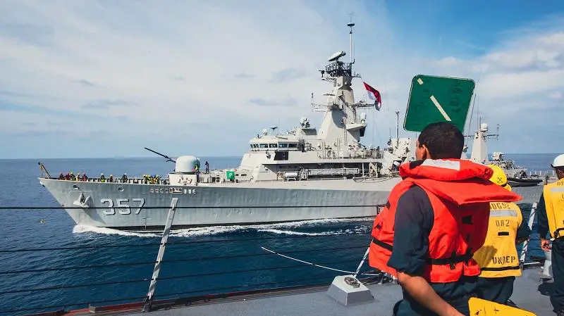 US Navy USS Momsen Conducts Underway Operations with Indonesian Navy KRI Bung Tomo