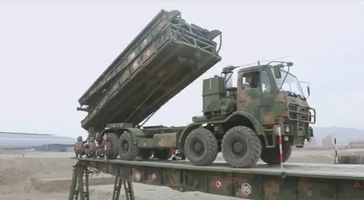 China’s PLA Soldiers Train with Newly Rapidly Emplaced Bridge Systems HZ21
