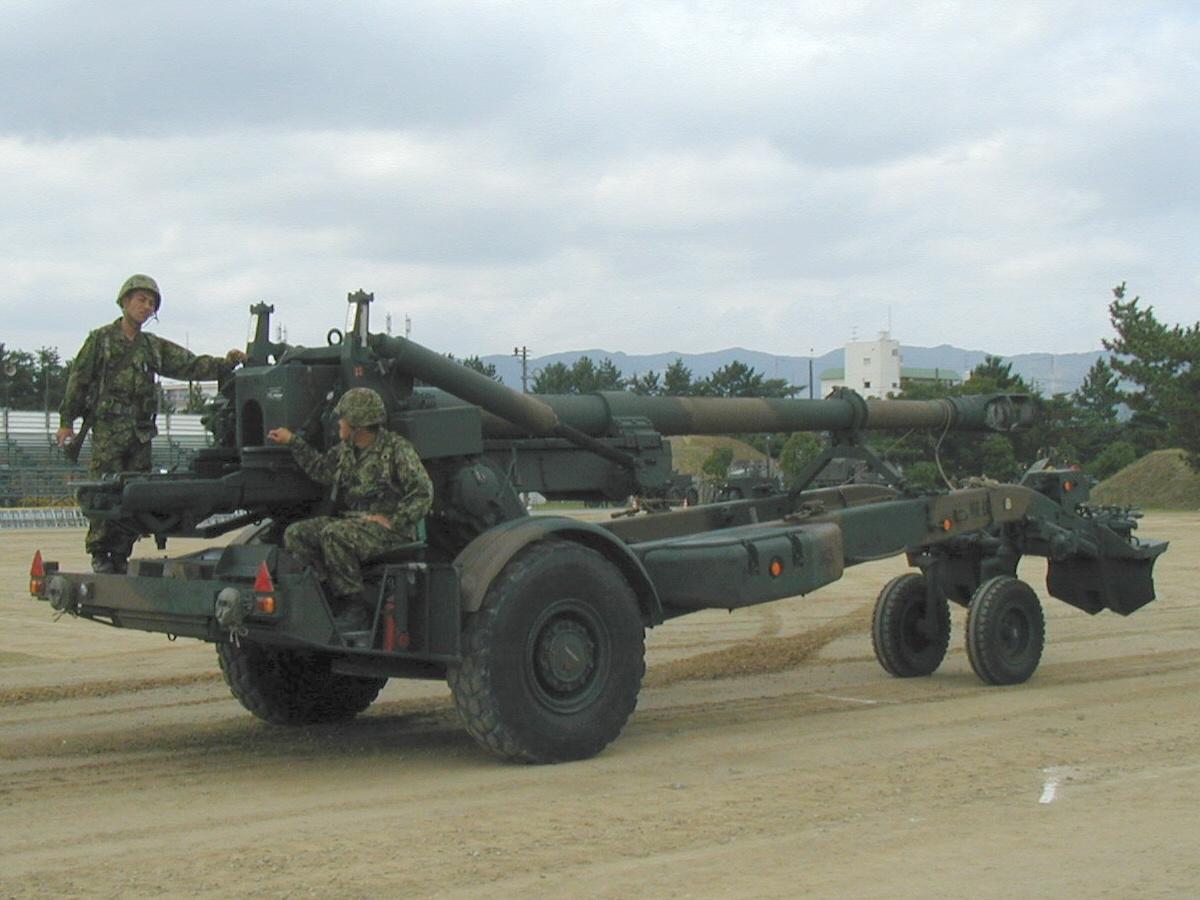 Italian Army FH70 FH 155mm towed howitzer