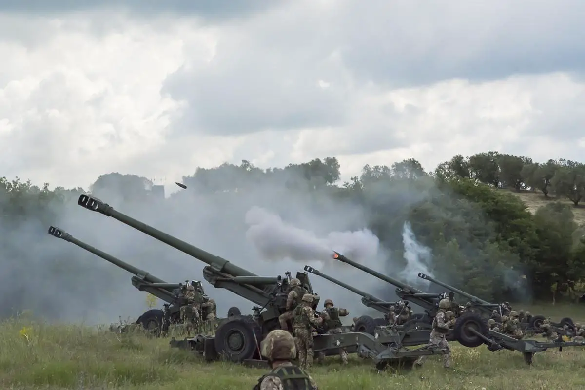 Italian Government May Transfers FH70 155mm Towed Howitzers to Ukraine