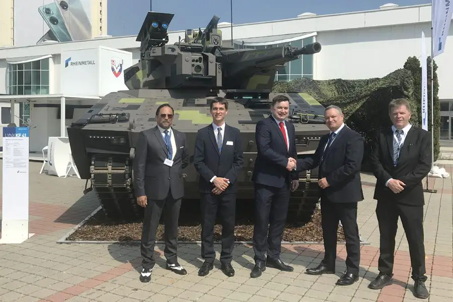 RayService and Rheinmetall representatives with Lynx KF-41 at IDEB 2022 