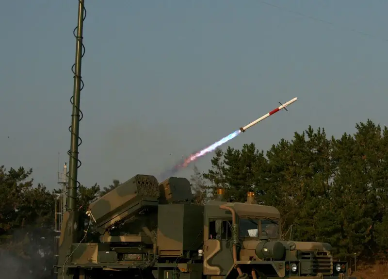  South Korea's Poniard (Bigung) Korean-Low cOst Guided Imaging Rocket (K-LOGIR) 