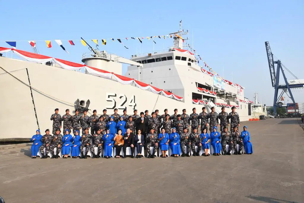 Indonesian Navy Commissions 9th Bintuni-Class Landing Ship Tank KRI Teluk Calang (524)