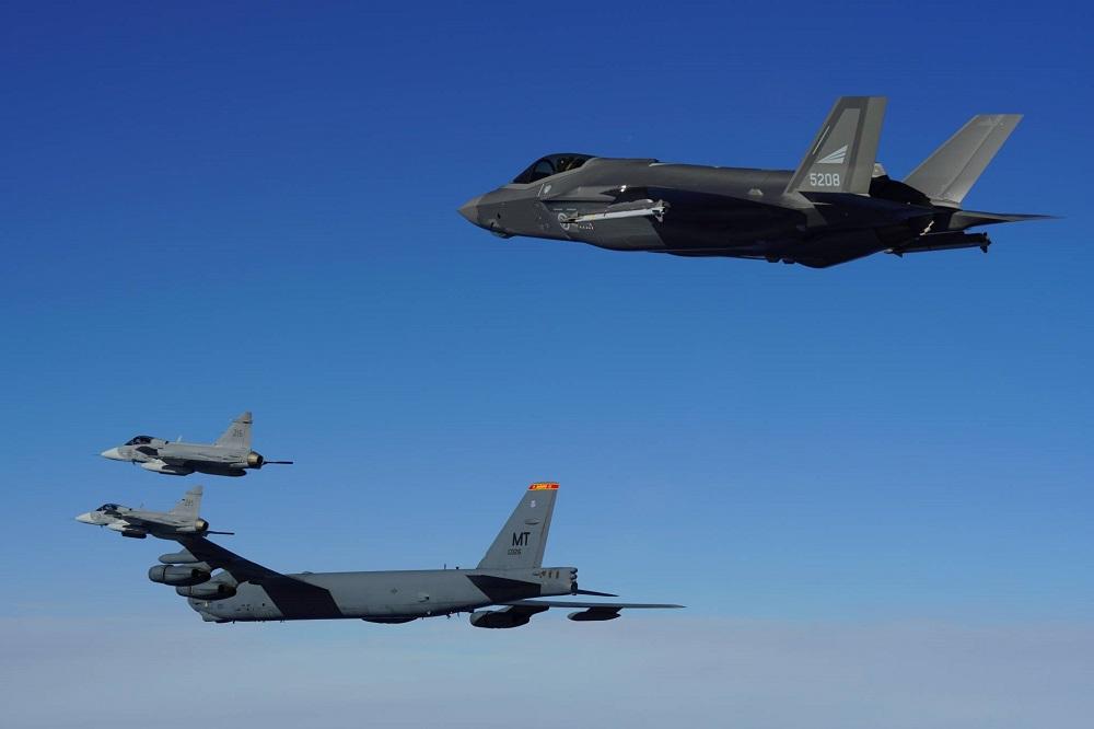  Swedish and Norwegian Fighters Escorted US Air Force B-52 Bombers Over Norwegian Territory