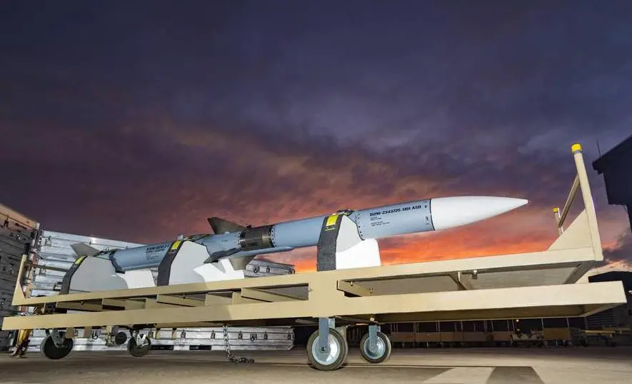 Raytheon Awarded $972 Million US Air Force Contract for Upgraded AMRAAMs