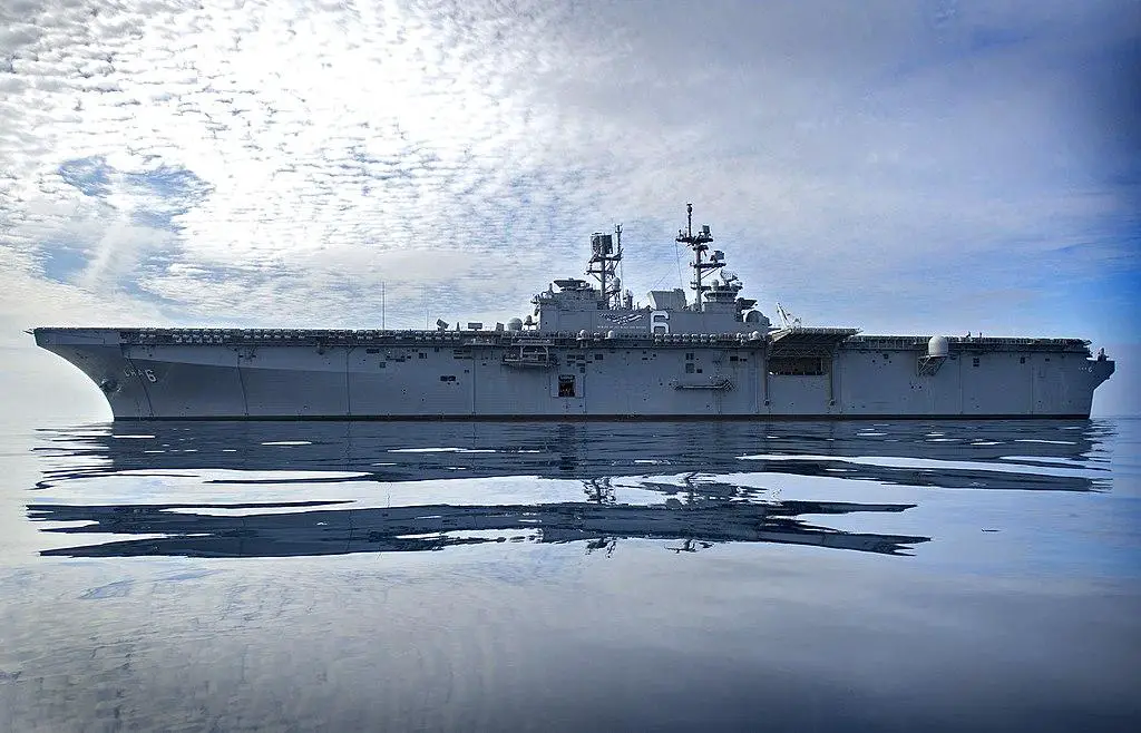 US Navy amphibious assault ship USS America (LHA-6).