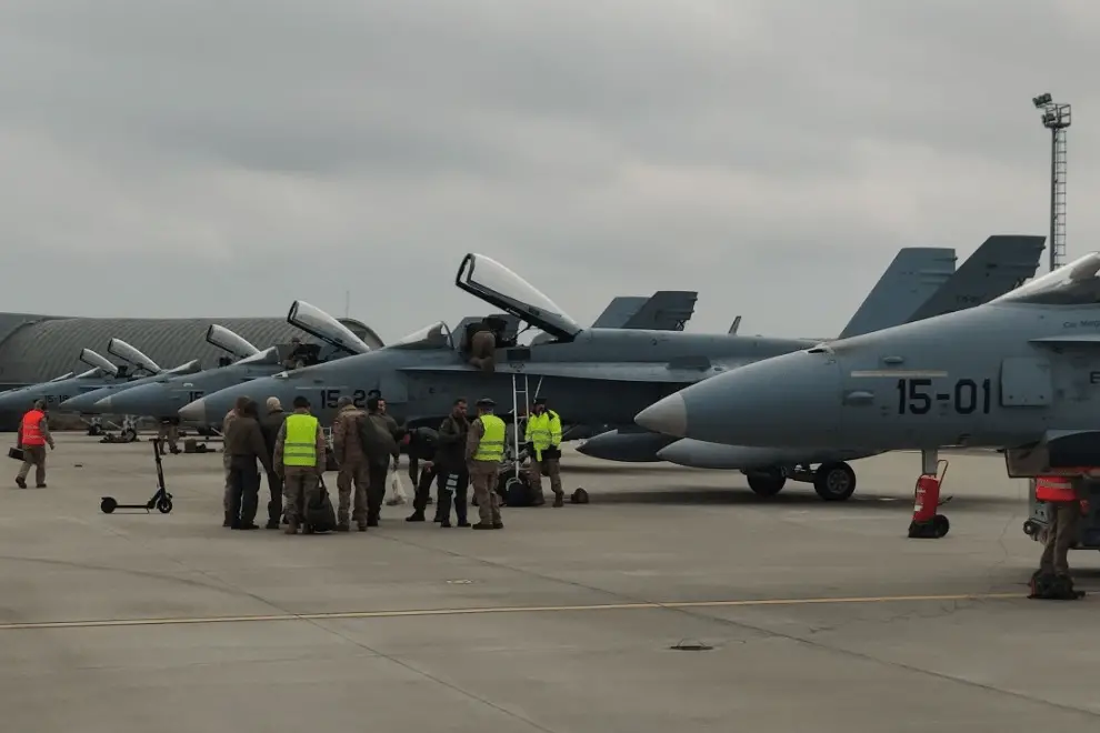 Also on November 25, six Spanish F-18 fighter jets landed at Fetesti, Romania, providing an additional air shielding capability for NATO's defensive posture on the eastern flank. 