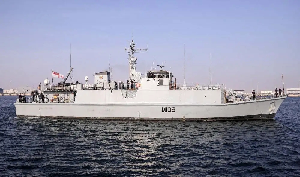 Royal Navy HMS Bangor sails into Umm Al Houl Naval Base