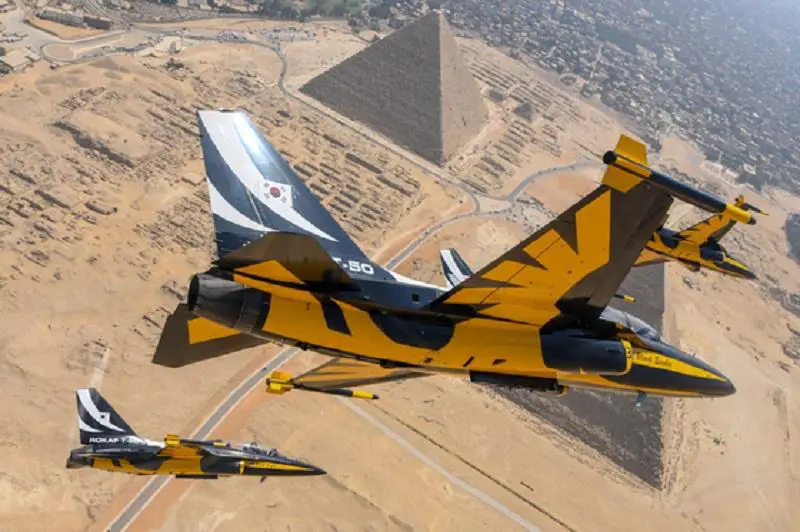 T-50B Golden Eagle training jets from the Republic of Korea Air Force flew over the pyramids in Giza, Egypt