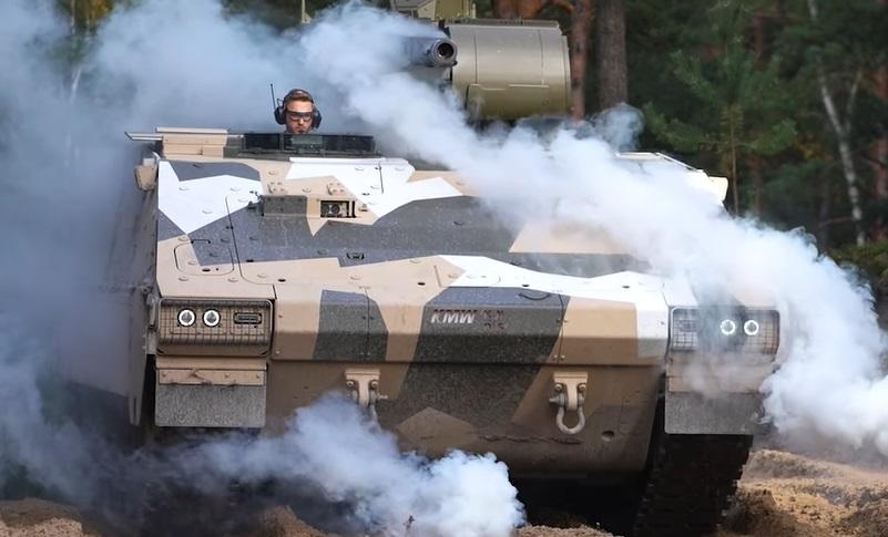 Krauss-Maffei Wegmann Presents New Tracked Version of Boxer Armoured Vehicle
