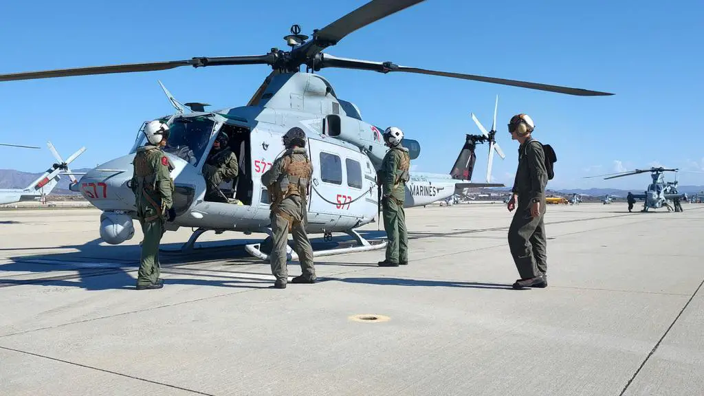 Czech Air Force Personnel Complete Training for UH-1Y Venom and AH-1Z Viper Helicopters