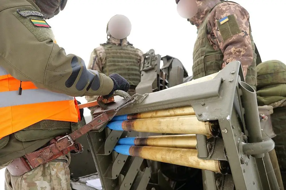 Lithuanian military has trained Ukrainian troops to use a Bofors 40 mm L/70 Multi-purpose Autocannons