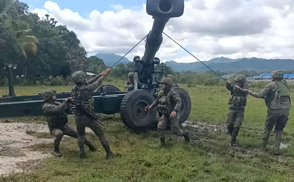 Philippine Army Conducts Exercise with Elbit Systems M71 155mm Towed Howitzers