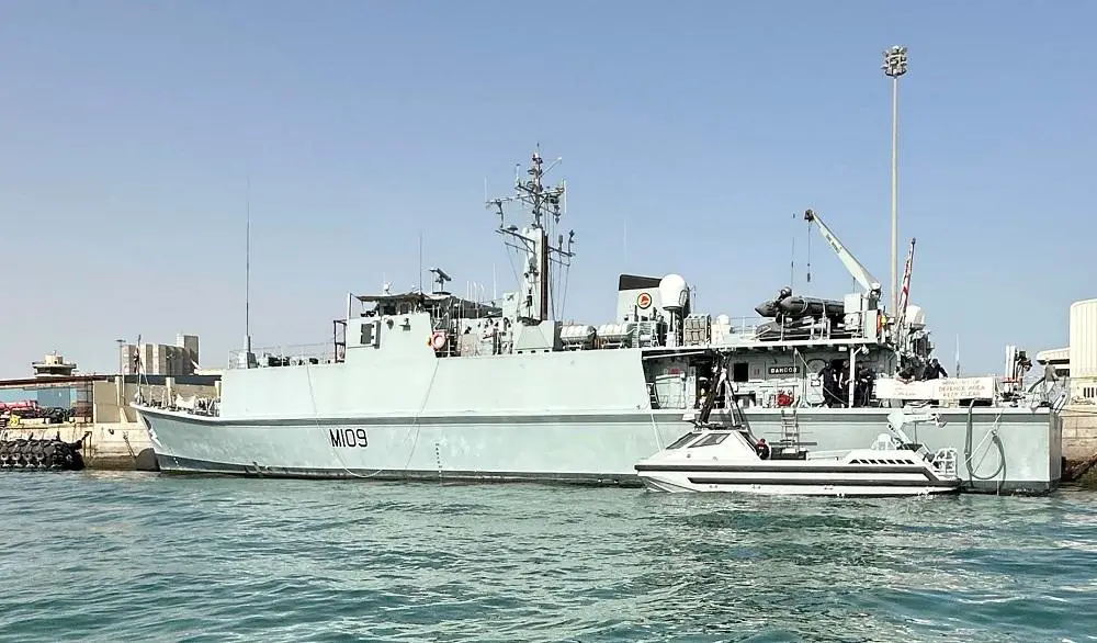 Royal Navy to Test Motor Boat Harrier Autonomous Minehunter in Persian Gulf
