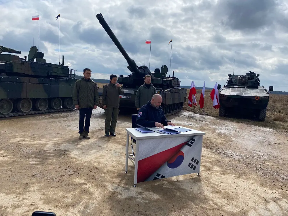 In addition to buying K2A tanks from South Korea, Poland plans to also manufacture about 1,000 improved K2PL variants in Poznan, where PGZ and Hyundai Rotem have formed a consortium to handle their production. 