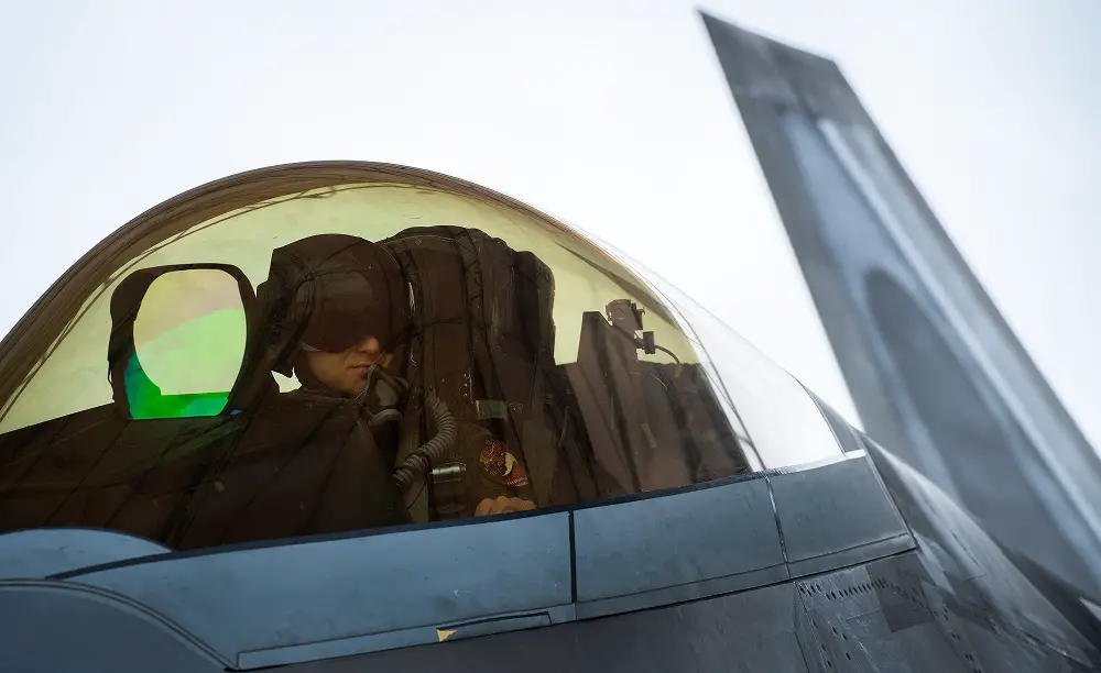 US Air Force F-22 Raptor Pilots Testing New Next Generation Fixed Wing Helmet (NGFWH)