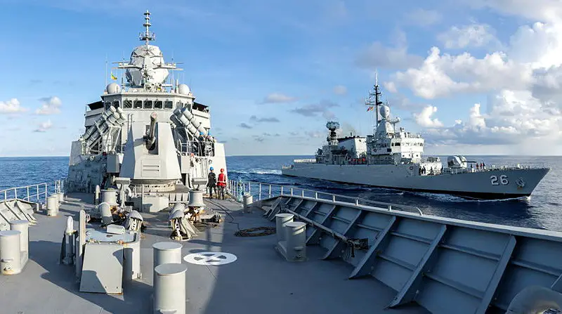 HMAS Anzac conducts a Light Line Transfer with Royal Malaysian Navy KD Lekir during Exercise BERSAMA SHIELD 2023.