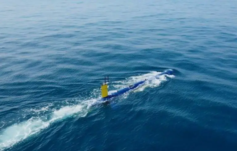 BlueWhale Large Autonomous Underwater Vehicle