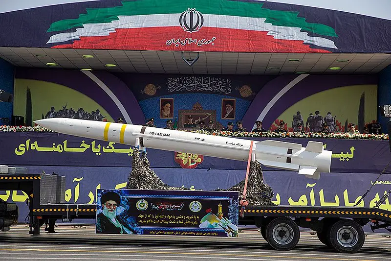 Sayyad-4 missile of the Bavar-373 system parades in front of Iranian officials 