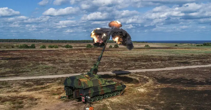 German Army Panzerhaubitze 2000 155 mm self-propelled howitzer