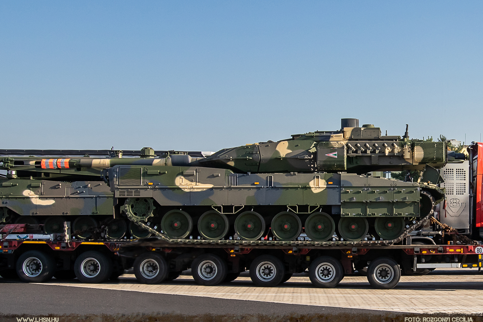 Hungarian Defence Forces Receives First Leopard 2A7HU Main Battle Tanks
