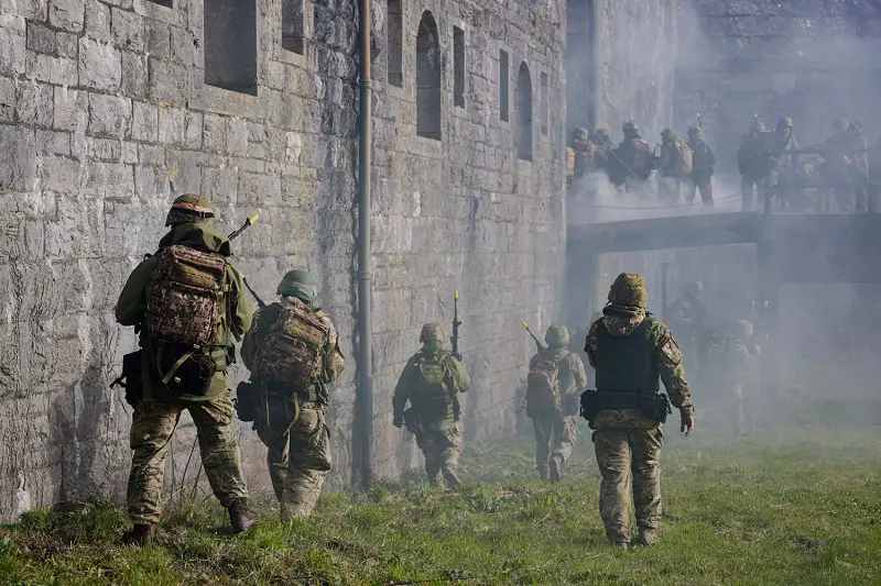 Royal Marines Train Ukrainians in the Art of Commando Raiding