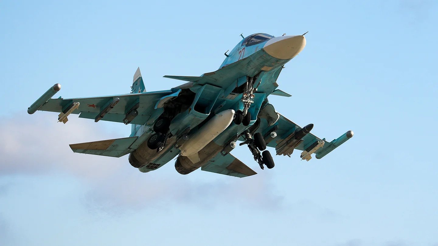 Russian Air Force Su-34 Successfully Deploys Kinzhal Hypersonic Missile in Ukraine Operation