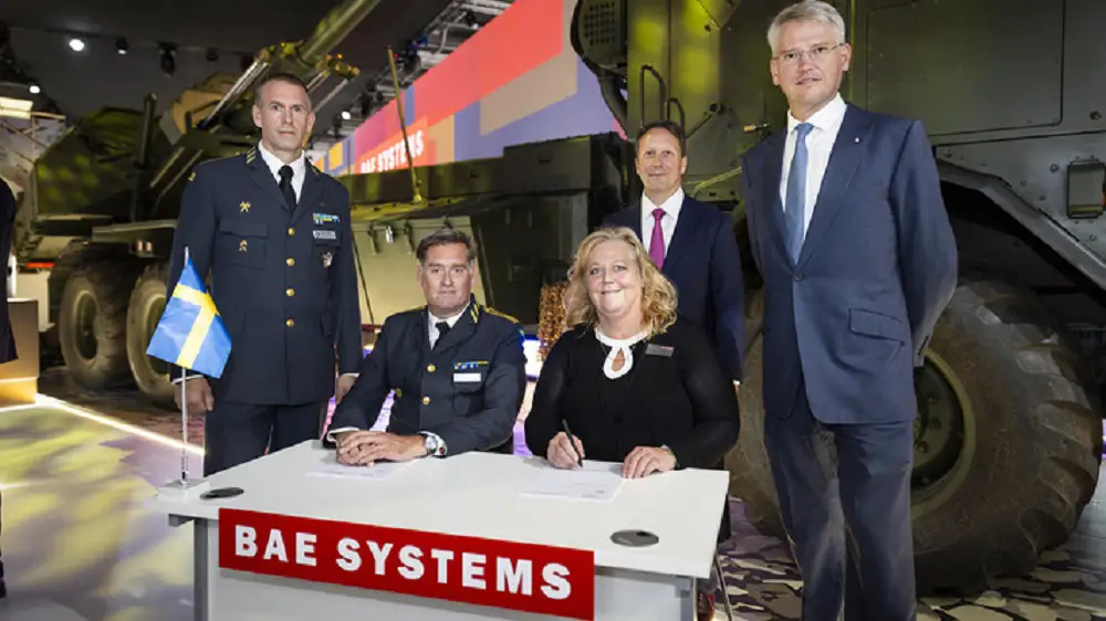 Members of Swedish Defence Materiel Administration (FMV) with BAE Systems' Lena Gillström, Jeremy Tondreault, and Charles Woodburn. (Photo by James Robinson/BAE Systems)