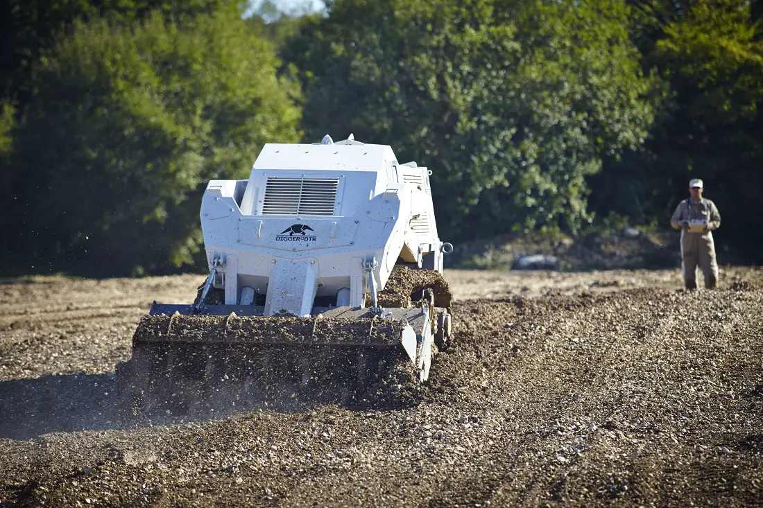Swiss Government to Provide Digger D-250 Remote-controlled Mine-clearing Vehicle to Ukraine