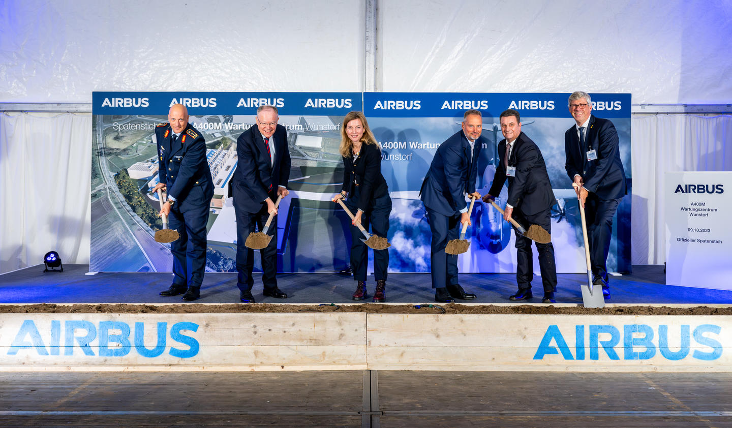 Groundbreaking ceremony for the new Airbus A400M Support Centre Wunstorf (from left):  Lieutenant General Ingo Gerhartz, Chief of the German Air Force; Stephan Weil, Minister President of Lower Saxony; Siemtje Möller, Parliamentary State Secretary to the Federal Minister of Defence; Michael Schöllhorn, CEO Airbus Defence and Space; Ralph Herzog, Vice President of the Federal Office of Bundeswehr Equipment, Information Technology and In-Service Support (BAAINBw); and Carsten Piellusch, Mayor of Wunstorf.
