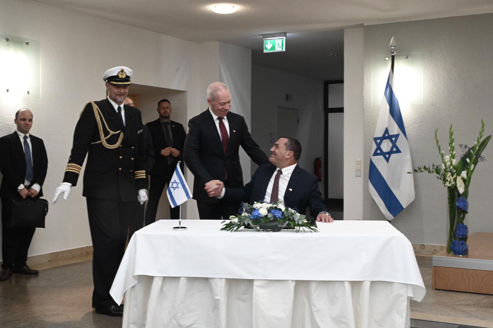  The Israeli and German ministries of defense have signed an historic agreement to initiate the sale of the Arrow 3 Missile Defense System for $3.5 billion.
