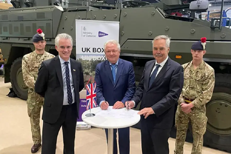 From left to right: James Cartlidge, MP, Britain’s minister of state for defence procurement; Armin Papperger, chairman of the executive board of Rheinmetall AG; and Ralf Ketzel, chairman of the board of management Krauss-Maffei Wegmann GmbH & Co. KG. 