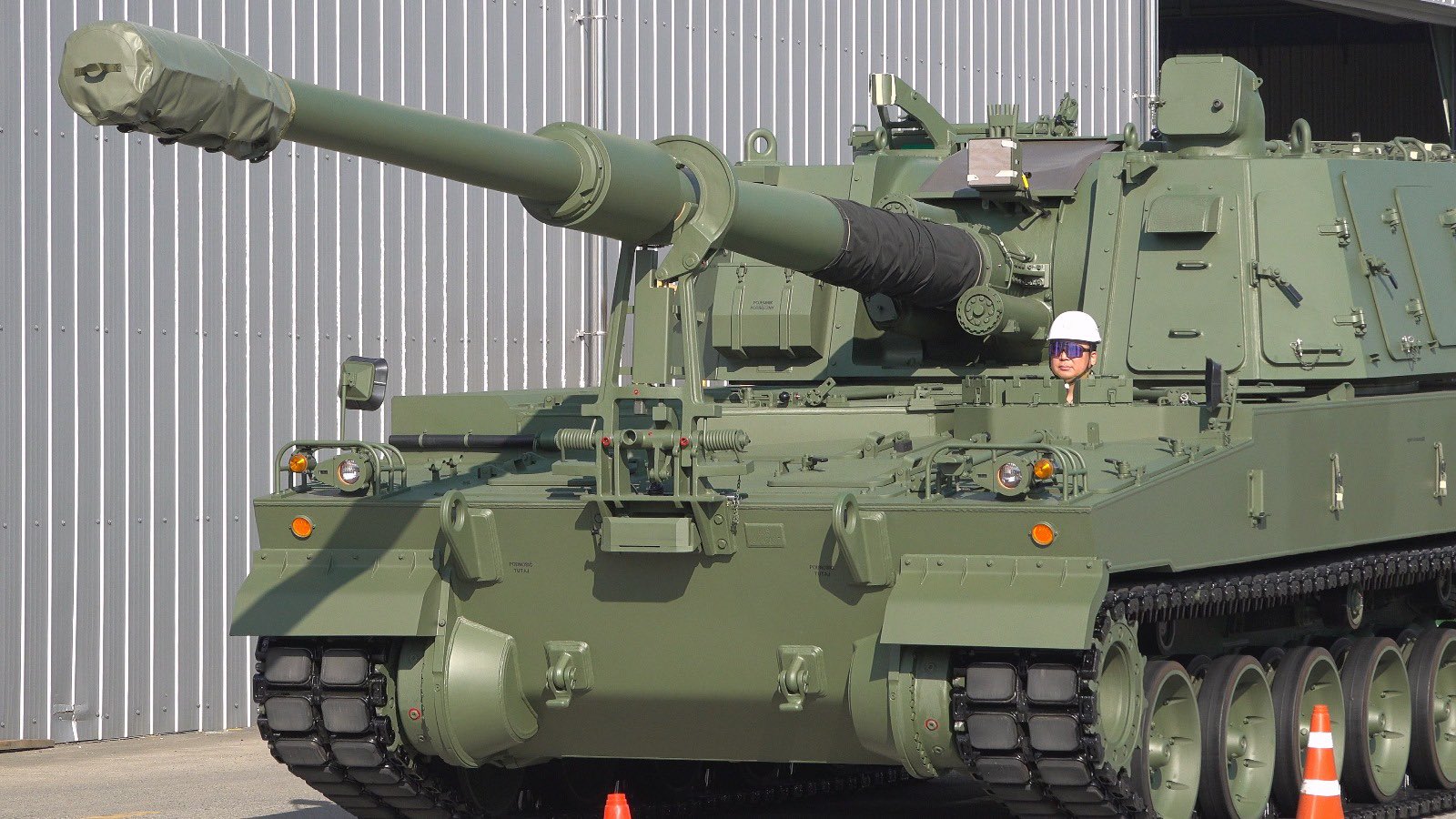Hanwha Aerospace has significantly increased its production capacity to ensure the timely delivery of the K9PL self-propelled howitzers, often surpassing the agreed-upon deadlines.