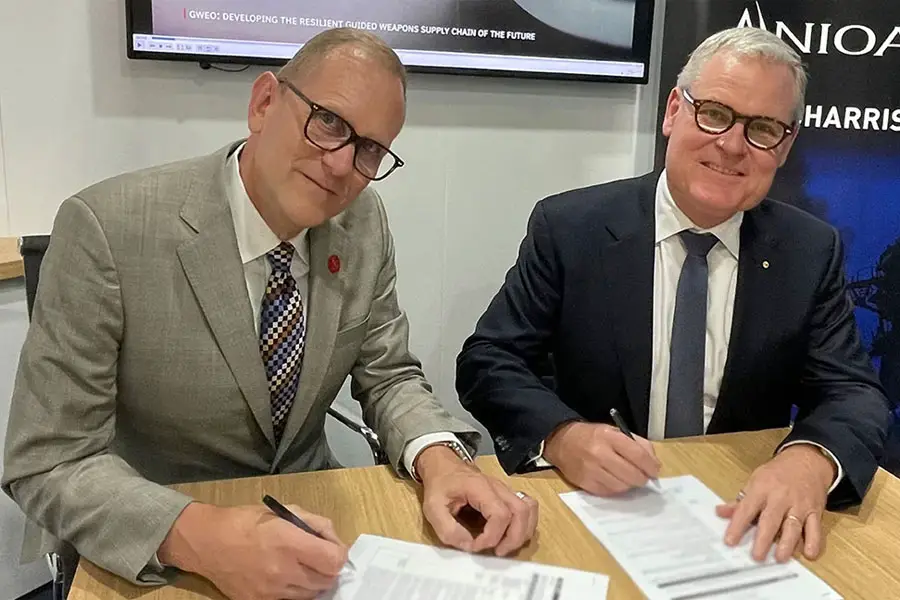 Aerojet Rocketdyne VP of Strategy Andrew Crickenberger (left) and NIOA Australia-NZ CEO Ben James ink the collaboration agreement ahead of INDO PACIFIC 2023 in Sydney. (Photo by Aerojet Rocketdyne)