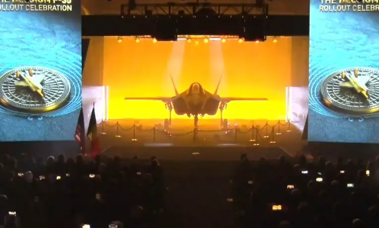 Lockheed Martin officially presented Belgium’s first F-35A Lightning II to the Belgian government during a rollout ceremony at Lockheed Martin’s F-35 production facility. This event marks a significant milestone in the Belgian Air Force’s history and strengthens the alliance between the United States and Belgium, a key NATO ally.