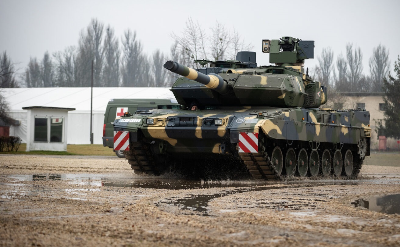 Hungarian Army Leopard 2A7HU Main Battle Tanks. (Photo by Hungarian MoD)